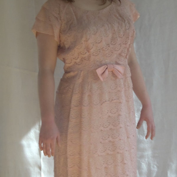 Vintage 50's Lace Dress / Vintage Clolthing / Women's Peach Lace Vintage Dress / Women's Size Designer Vintage Lace Party Dress