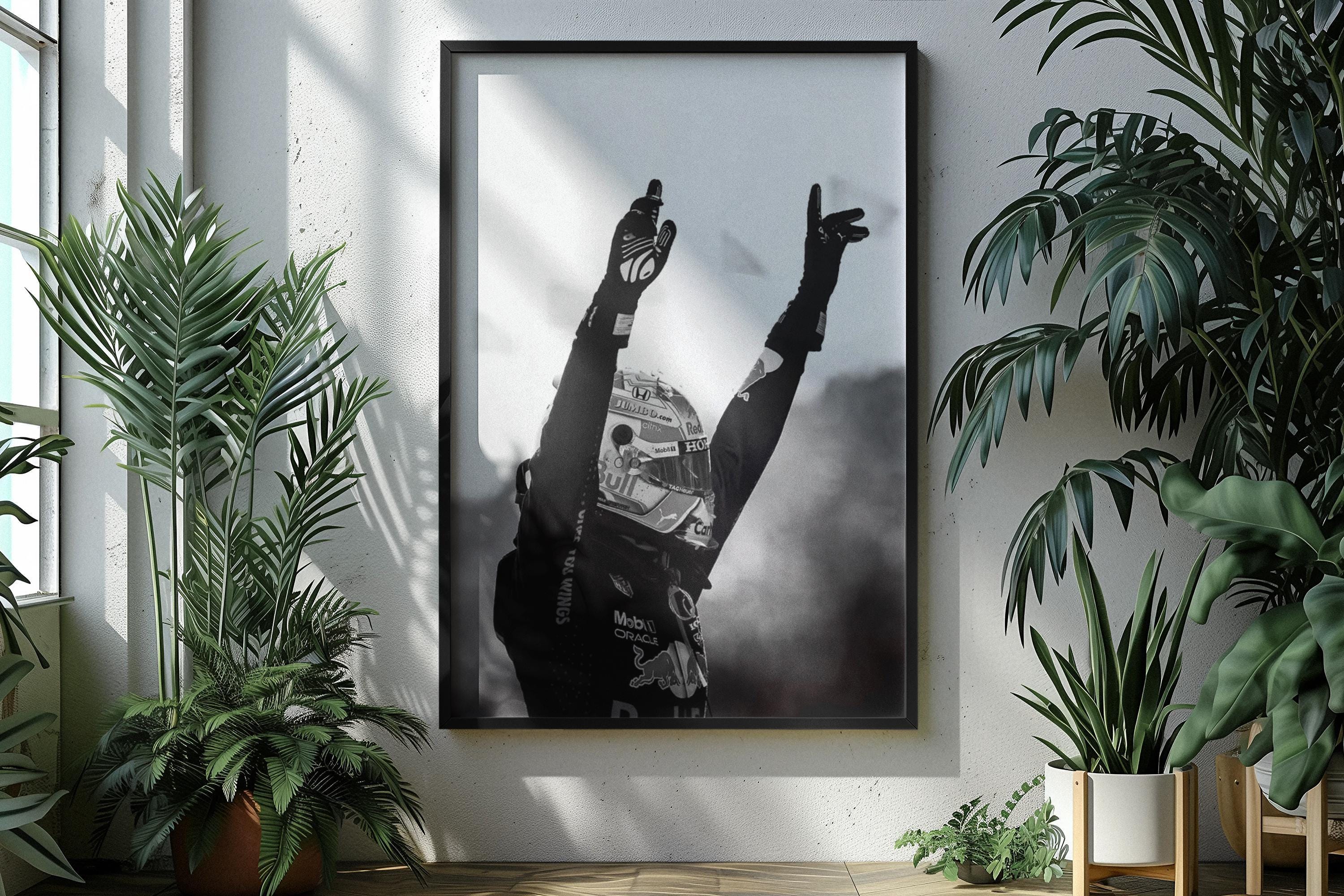 Red bull decor - Etsy 日本