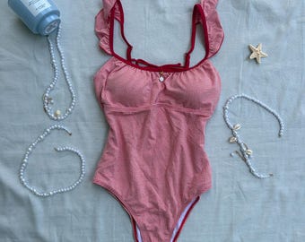 Gingham geruite rode witte strik monokini bodysuit l water, zweetbestendig l personaliseerbare aangepaste maatvoering beschikbaar l festival, vrijgezellenfeest, zomer