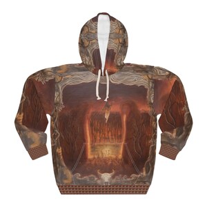Peut inclure: Un sweat à capuche orné d'une impression artistique détaillée. Le motif présente un paysage surréaliste aux tons chauds et terreux, notamment des nuances de marron, d'orange et de rouge. L'œuvre semble représenter une scène mystique avec des personnages et des éléments architecturaux.