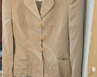 Vintage Armani Veztimenta Spa Suit Jacket made of 80 percent wool and 20% cotton  US SIZE 4.