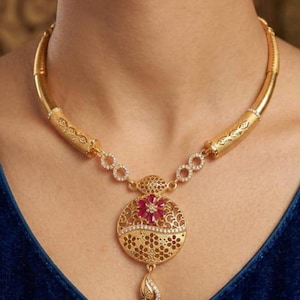 18K Gold Floral Pendant Necklace Bridal Jewelry Wedding Necklace with earring set