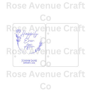 Puede incluir: Una tarjeta blanca con un dise&ntilde;o floral azul y el texto "Happily Ever After" con los nombres "John & Jane" y la fecha "January 1, 2025".