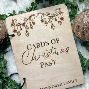 Karte von Weihnachten Past Kartenhalter SVG-Datei | Glowforge Weihnachtsdatei | Andenken | Personalisierte Kartenaufbewahrung | Digitaler Urlaub SVG