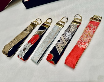 Kimono Wristlet Strap made of Vintage Obi Fabric, Unique, Zen, sold individually
