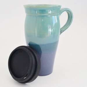 Blue Green Ceramic Travel Mug Handle, 24 oz Stoneware Coffee Mug with Silicone Lid, Large To Go Tea Mug with Sippy Lid, In Stock