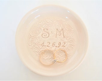 PERSONALIZED GIFT Wedding Ring Dish Engagement ring holder dish Anniversary Gift Pottery Ring Dish for Bride Couple Wedding Gift