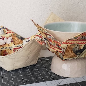 Bowl Cozy Koozie Quilted Microwave Chicken Rooster Eggs Yellow Red