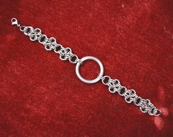 GRAVE MAGIC Chainmaille Bracelet with Central O-Ring