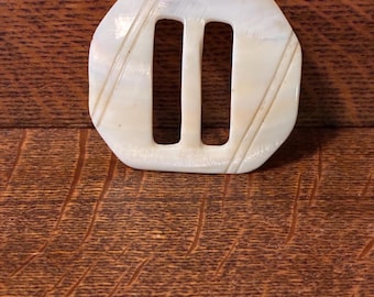 1920-1940 Vintage mother-of-pearl slide buckle