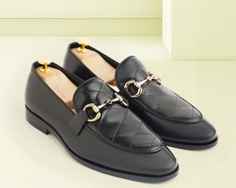 Handgjorda herrloafers i läder, Horsebit-löv, svarta slip-on-skor med guldspänne