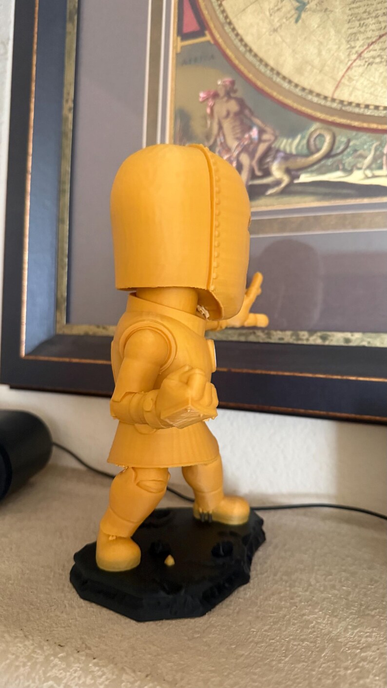 Gold Hero Figure - 3D printed statue (Faux Iron Man fan art) image 4