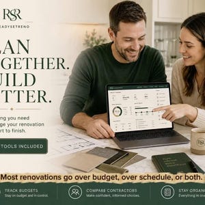 Puede incluir: Una pareja revisa una pantalla de portátil que muestra un panel de control de gestión de proyectos de renovación. La imagen incluye el texto "PLAN TOGETHER. BUILD BETTER." y "24 TOOLS INCLUDED." Otros elementos en la mesa incluyen una taza de café, un cuaderno y muestras de diseño.