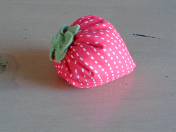 CHARMING Vintage Large Tomato Pin Cushion and Strawberry Emery