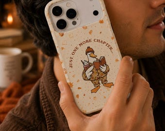 Étui pour téléphone Just One More Chapter, étui pour iPhone pour amoureux des livres, coque d'oie d'automne confortable, jolie coque de téléphone livresque, cadeau lecteur, accessoire BookTok