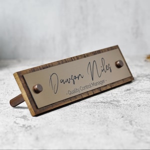 Rustiek bureaunaambordje. Exclusief gemaakt door Garo Signs. Afmeting: 10 x 2,5 inch