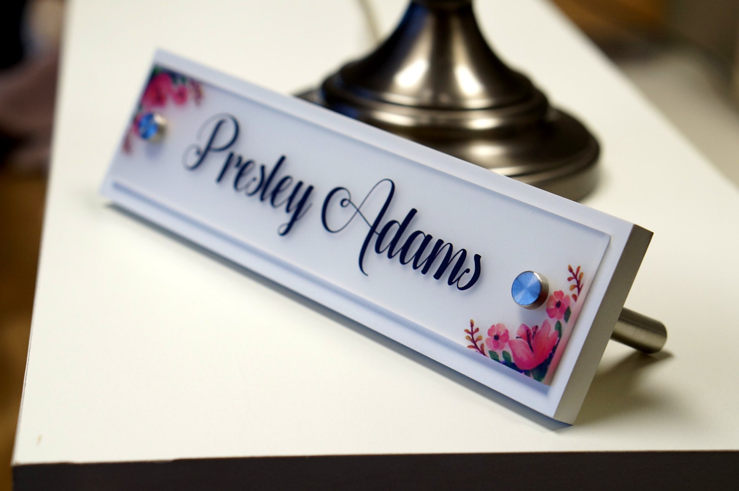 cool-name-plates-for-desk