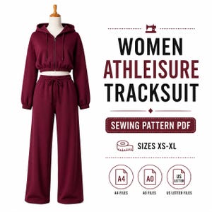 Könnte beinhalten: Ein bordeauxroter Athleisure-Trainingsanzug auf einer Schneiderpuppe, bestehend aus einem bauchfreien Kapuzenpullover mit Reißverschluss und einer weiten Hose mit Kordelzug. Text: WOMEN ATHLEISURE TRACKSUIT SEWING PATTERN PDF SIZES XS-XL.