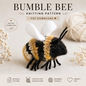 Könnte beinhalten: Ein gestricktes Hummel-Spielzeug mit schwarzen und gelben Streifen, weißen Flügeln und schwarzen Fühlern. Der Text lautet BUMBLE BEE KNITTING PATTERN PDF DOWNLOAD, INSTANT DOWNLOAD, DETAILED PATTERN, STEP-BY-STEP INSTRUCTIONS, BEGINNER FRIENDLY, PERFECT GIFT.