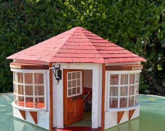 Wren Toys Vintage Dollshouse Corner Shop | Family Baker | Octagonal | British Made