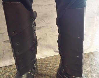 Leather Armor Scaled Greaves