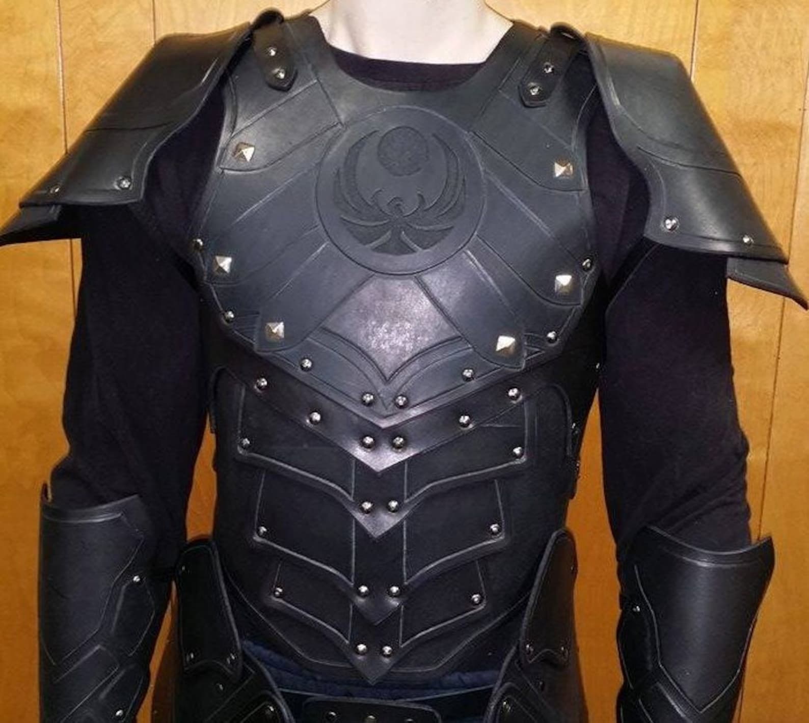 Гамбезон средневековый доспех. Доспехи одежда. Кожаный доспех скандинавия 15 век. Акетон поддоспешник. Studded leather armor dnd 5e.