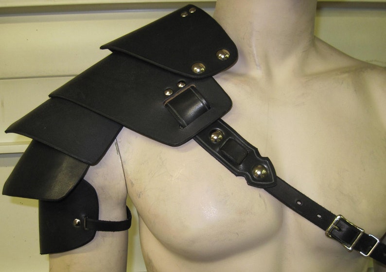 Leather Armor Sentinel segmented shoulder