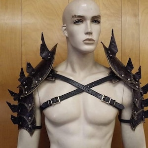 Spiked Leather Shoulder Armor: Custom LARP Cosplay Pauldron