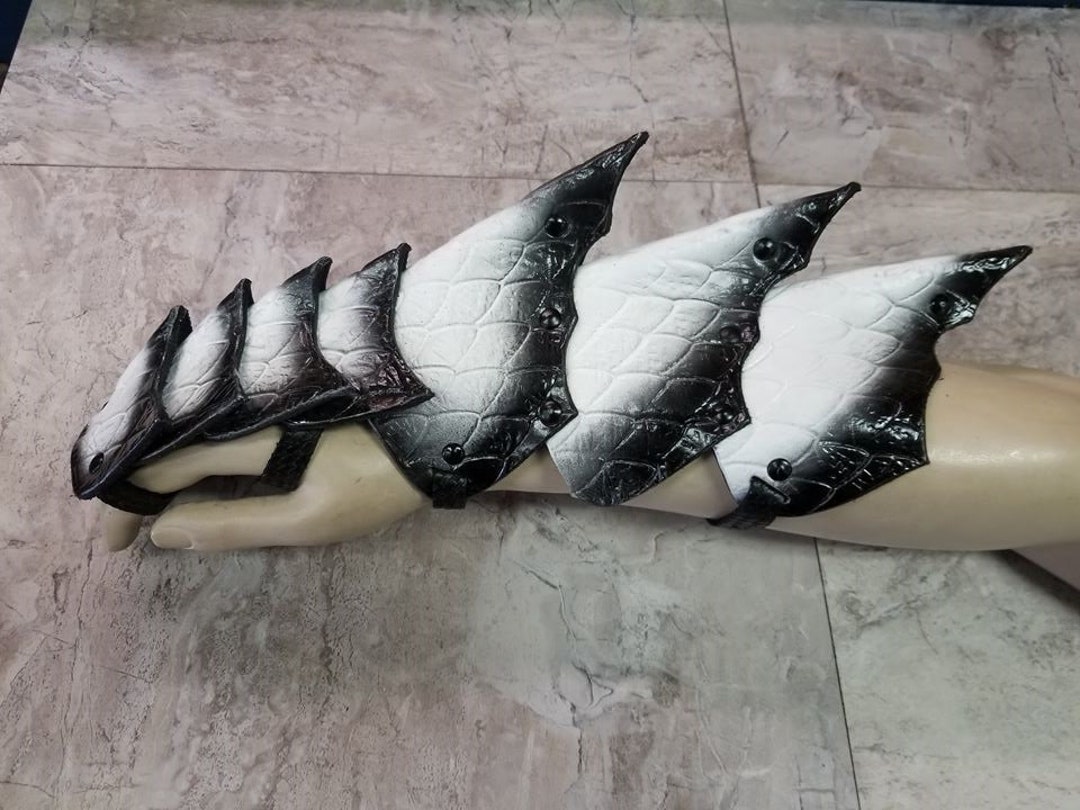 Dragon Scale Gauntlets Dragonscale Gauntlets Leather Gauntlets LARP