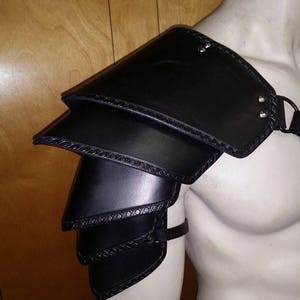 Leather Shoulder armor Leather Armor spaulder leather pauldron LARP armor cosplay armor viking armor celtic armor leather shoulder armour
