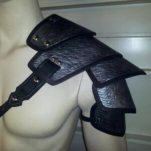 Leather Shoulder armor Leather Armor spaulder leather pauldron LARP armor cosplay armor viking armor celtic armor leather shoulder armour