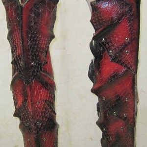 Leather Armor Dragon Scale Greaves image 1