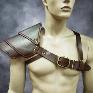 Schulterpanzer aus Leder: Gladiator Schulterpanzer für LARPs und Cosplay