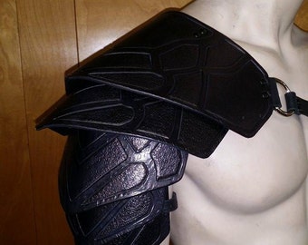 Nightingale Leather Shoulder armor Leather Armor spaulder leather pauldron LARP armor cosplay armor viking armor celtic armor leather armour