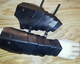 Leather Armor Scaled Leather Bracers