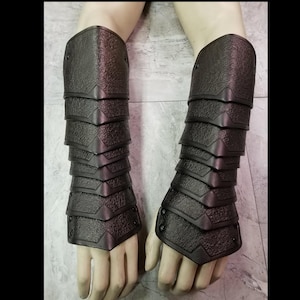 Leather Armor Scaled Gauntlets Dragonscale Gauntlets Leather Gauntlets LARP armor cosplay armor Dragon Scale armor Dragon Gauntlets armour