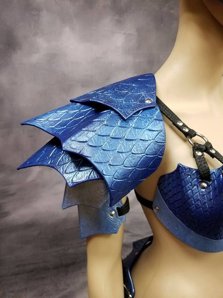 Dragon Scale Leather Armor Set: Custom Women's LARP Cosplay Costume - Etsy