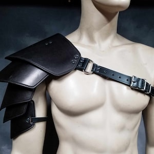 Leder-Schulterrüstung Leder-Rüstung Schiftung Leder-Pauldron LARP-Rüstung Cosplay-Rüstung Wikinger-Rüstung keltische Rüstung Leder-Schulter-Rüstung