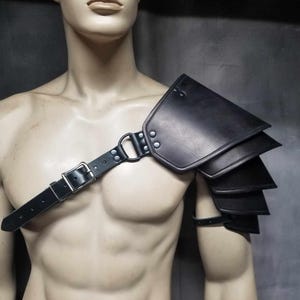 Leather Shoulder armor Leather Armor spaulder leather pauldron LARP armor cosplay armor viking armor celtic armor leather shoulder armour