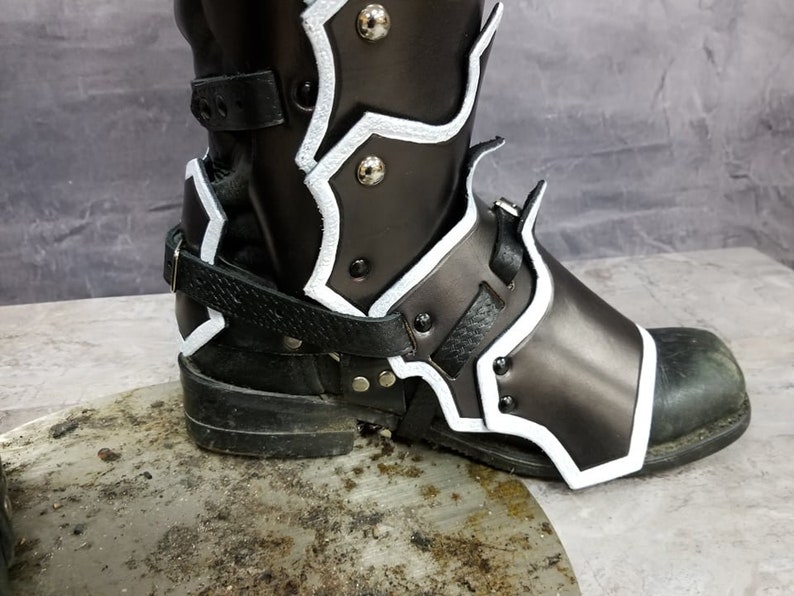 Leather Armor Gothic Plated Greaves & Sabotes image 5