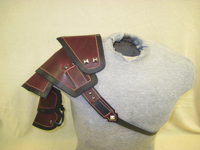Leather Armor Sentinel segmented shoulder