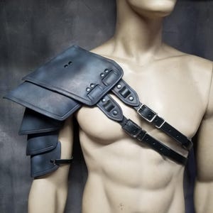 Leather Shoulder armor Leather Armor spaulder leather pauldron LARP armor cosplay armor viking armor celtic armor leather shoulder armour
