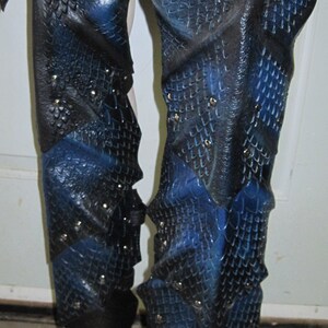 Leather Armor Dragon Scale Greaves image 4