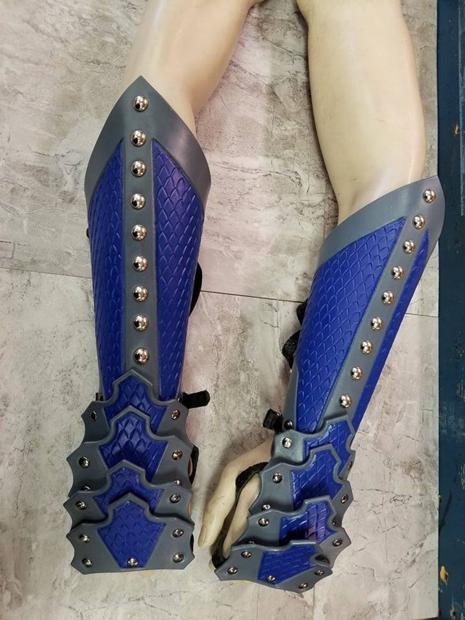 Leather Armor Ornate Dragon Scale Gauntlets Etsy