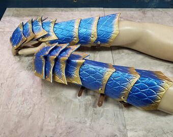 Dragonscale Gauntlets Dragon Scale Gauntlets Leather Gauntlets LARP armor cosplay armor Dragon armor Dragon Gauntlets armour