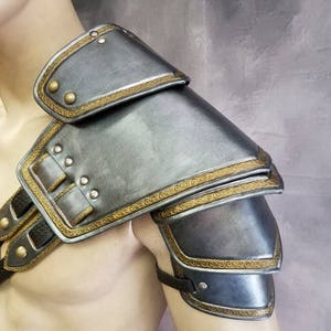 Leather Shoulder armor Leather Armor spaulder leather pauldron LARP armor cosplay armor viking armor celtic armor leather shoulder armour