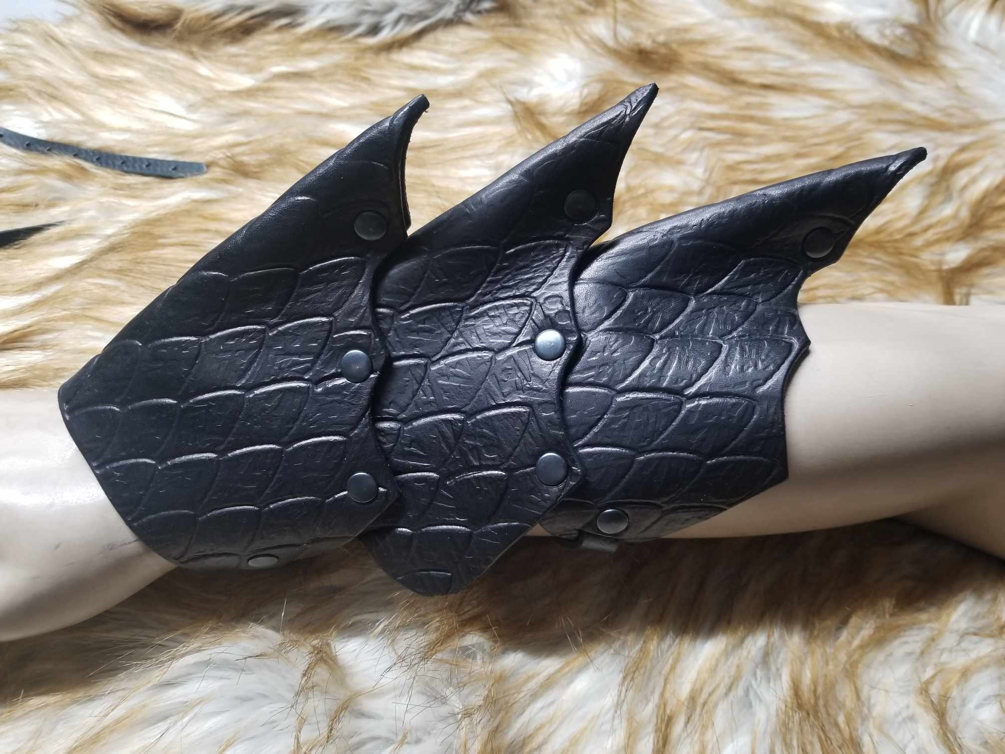 Dragon Scale Leather Bracers: Custom LARP Cosplay Gauntlets - Etsy