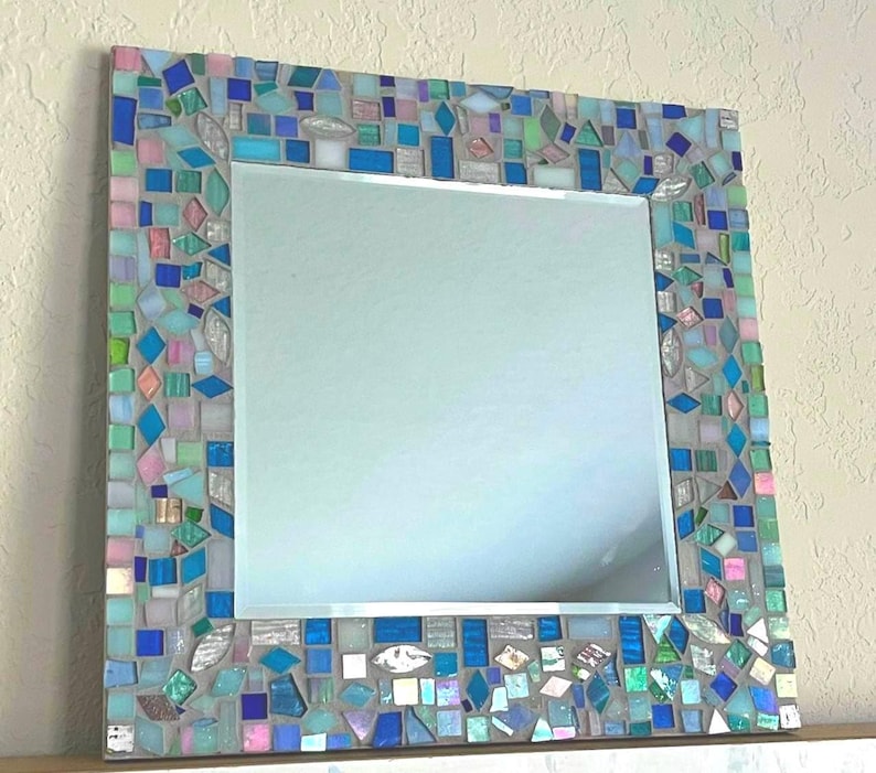 Handmade Coastal Blue Mosaic Mirror | Stained Glass Art | Teal Wall Decor | 12x12 Accent Mirror | Unique Gift afbeelding 1