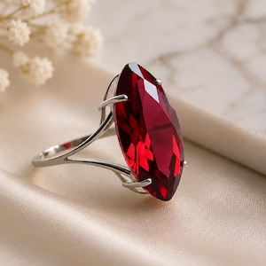 Natural Red Garnet Marquise Ring, Sterling Silver Statement Ring, Vintage Garnet Jewelry, Elegant Cocktail Ring Gift for Her, Christmas Gift
