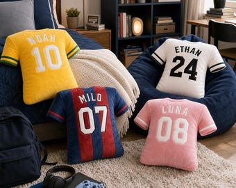 Personalisiertes Fußballtrikot-Kissen mit individuellem Namen und Nummer, Geschenk für Fußballspieler, Plüsch-Sportkissen, Fußballzimmer-Deko, Fußballspielerkissen